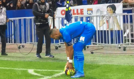 麦卡：为哥哥完成阿根廷首秀高兴；凯文：这是特别的一周