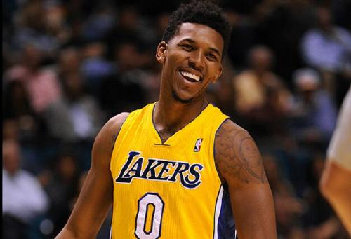 希门尼斯：进球那一刻想起了妻儿，那球是我所爱的人一起进的（希门尼斯：破门瞬间想到妻儿，那粒进球是我与挚爱共同完成的）