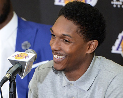 本土球员崛起让球迷看到希望（本土力量崛起，球迷重燃希望）