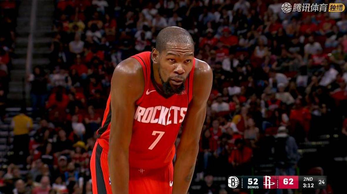 亚足联官网：上海海港卫冕中超冠军，却在亚洲赛场举步维艰（亚足联官网：上海海港再夺中超桂冠，亚洲赛场步履维艰）