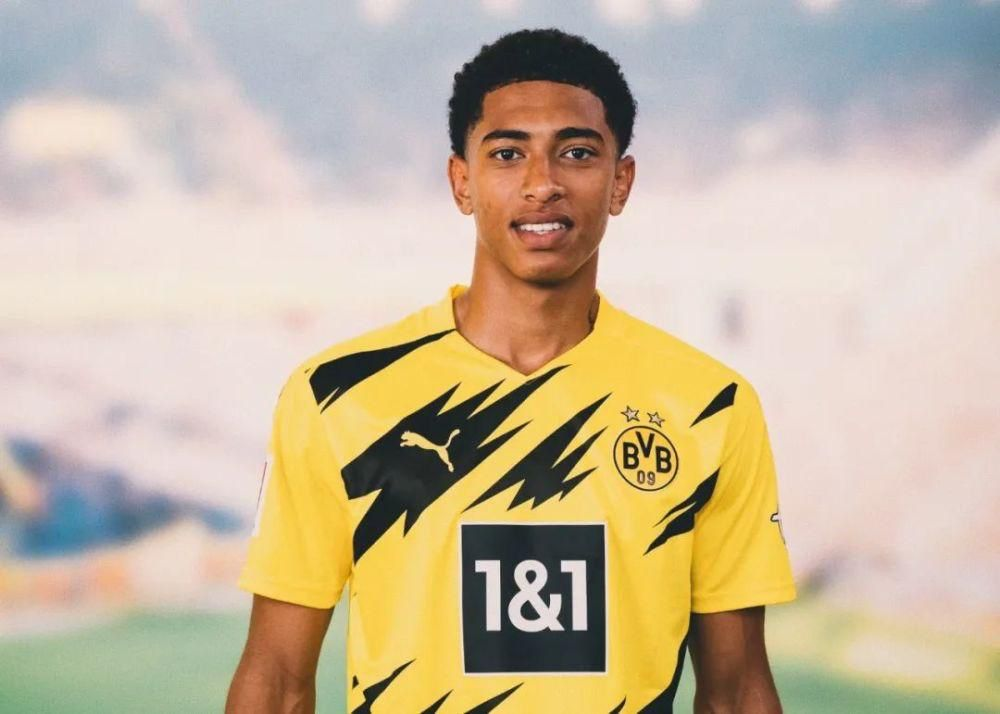 梅西达成400助攻成就，历史第一！（梅西完成第400次助攻，史上第一人！）