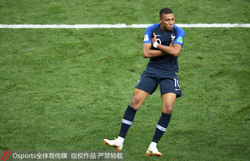 广东男篮防守反击轻取上海（广东男篮依靠防守反击轻松击败上海）