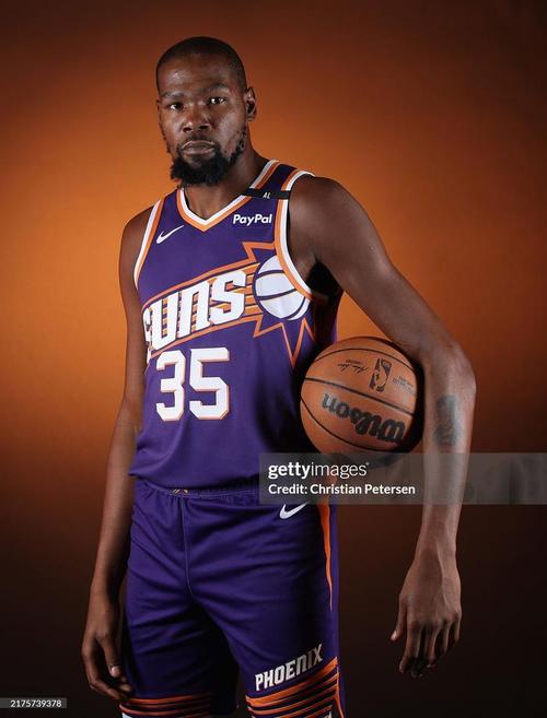 CBA俱乐部杯八强落位：齐鲁德比定最后席位 ,沪粤对决成焦点大战（CBA俱乐部杯八强出炉：最后一席齐鲁德比决出，沪粤大战成焦点）