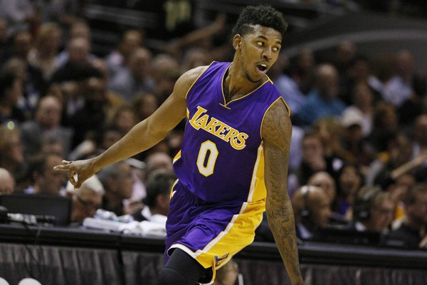 每体：诺坎普公开训练门票发售几小时后已卖出将近1.2万张（每体：诺坎普公开训练门票开售数小时即售出近1.2万张）