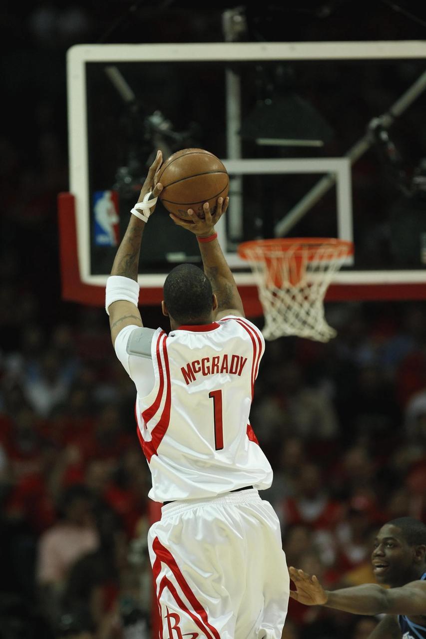 巴媒：奥斯卡近期饱受伤病困扰，他正考虑与圣保罗解约并退役（巴西媒体：奥斯卡近来伤病缠身，正考虑与圣保罗解约并选择退役）