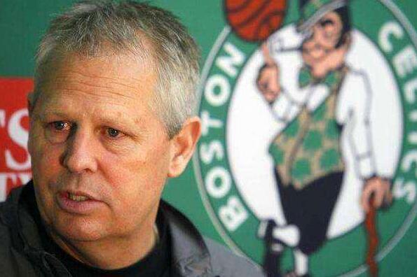 安切洛蒂：有可能和巴西续约，不过世界杯前签合同收入会少（安切洛蒂：可能与巴西续约，但若在世界杯前签约收入会更低）