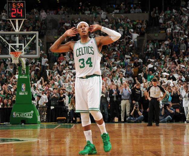 惨遭9连败！鹈鹕2胜15负继续排名西部垫底（鹈鹕遭遇九连败，2胜15负仍居西部末位）