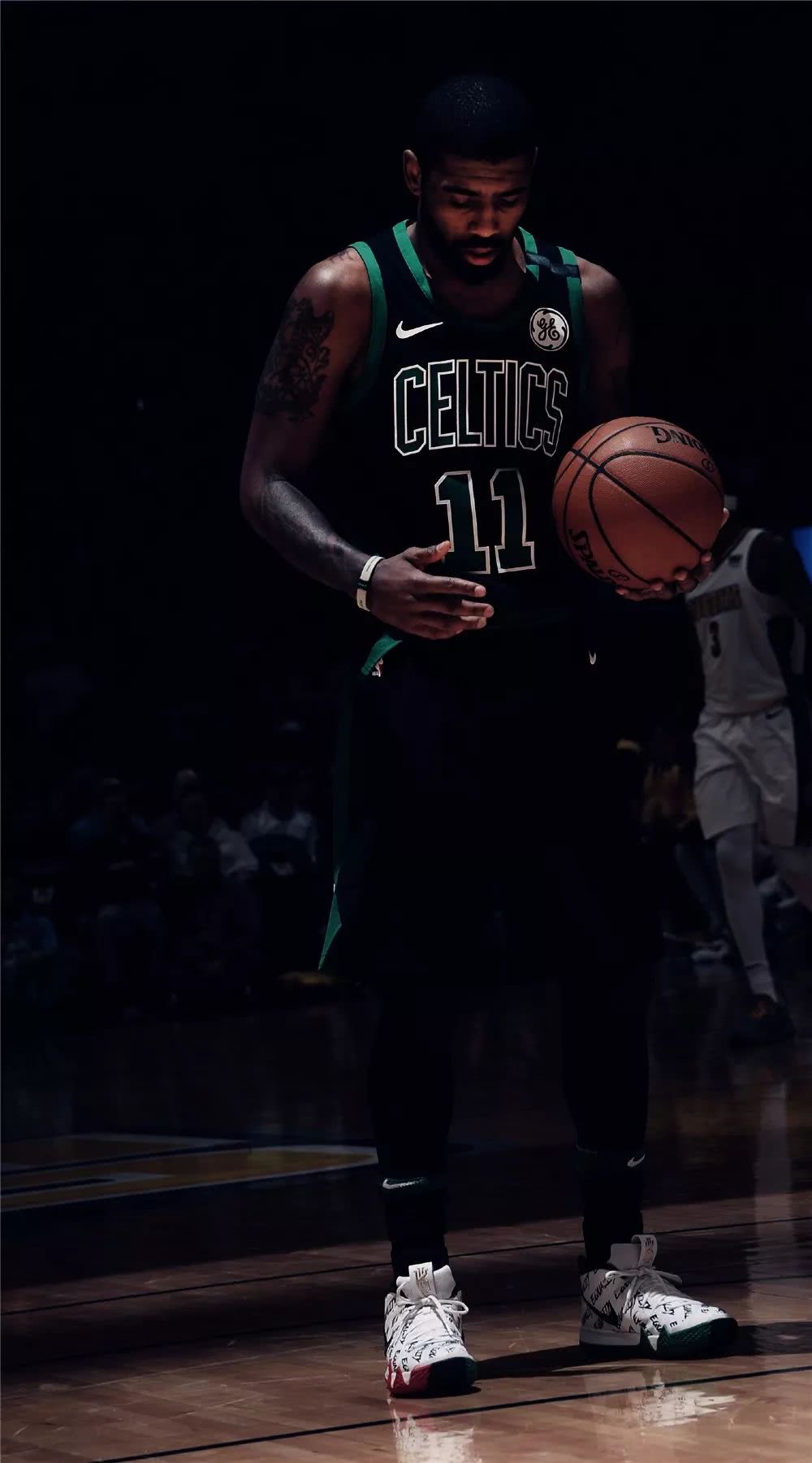 半场战报：阿森纳1-0布拉格斯拉维亚，萨卡点射（半场快讯：萨卡点球命中，阿森纳1-0领先布拉格斯拉维亚）